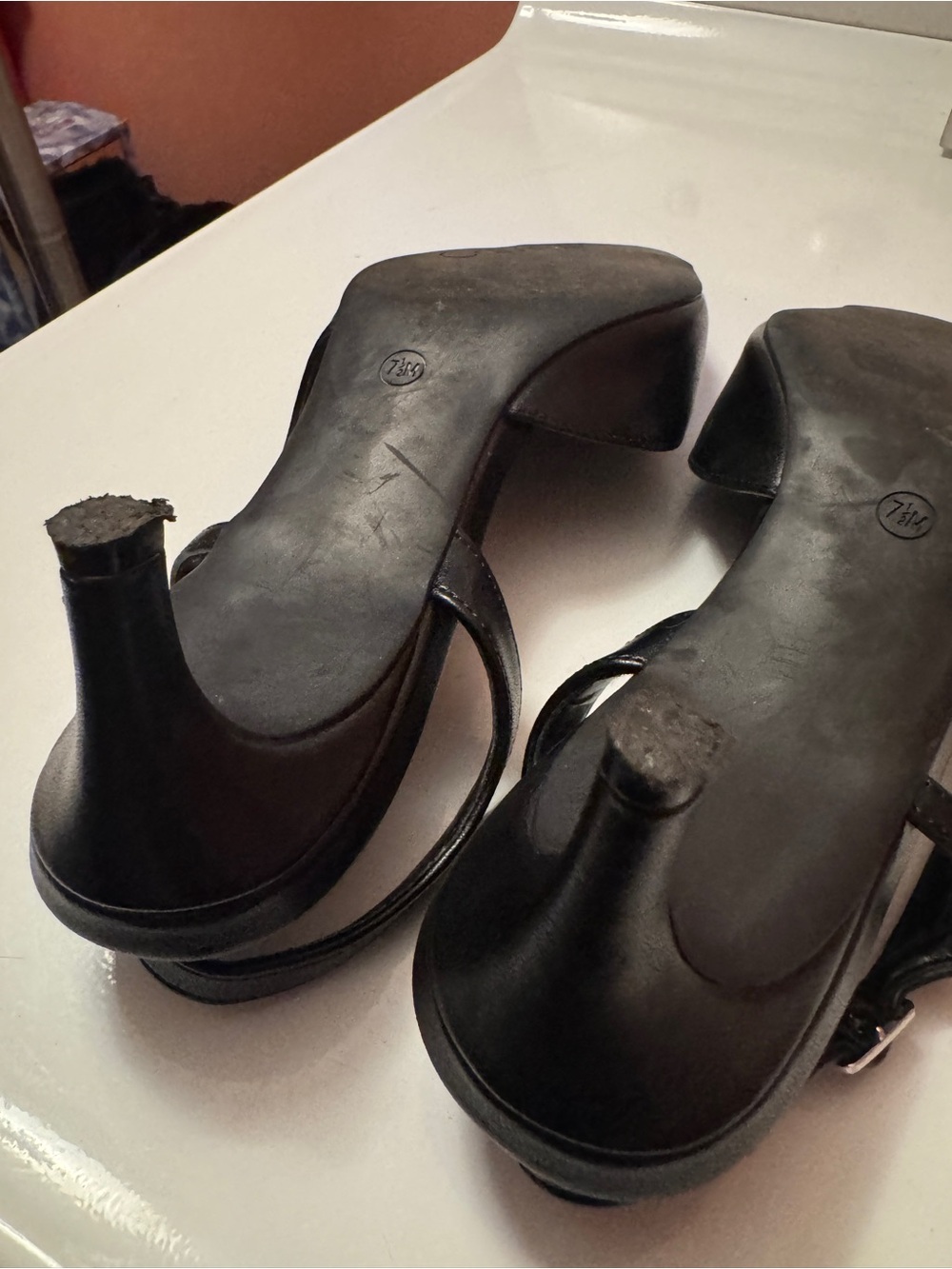 Slingback Kitten Heels - Picture 4 of 9